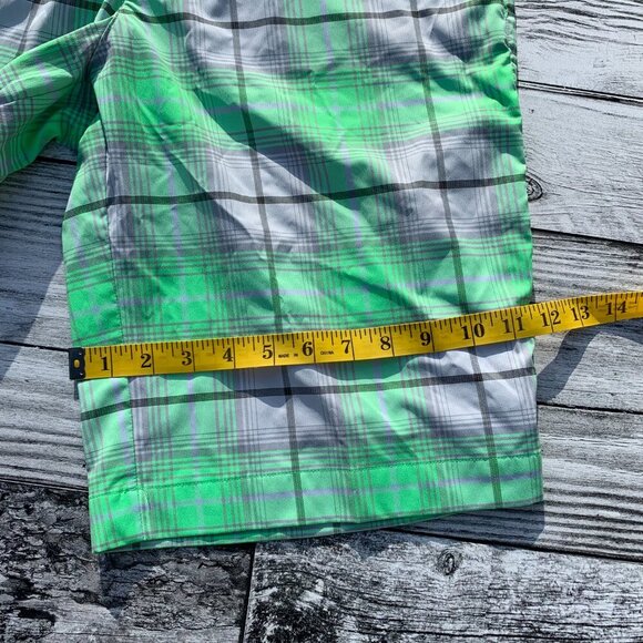 Nike Golf Tour Perfomance Dri-Fit Plaid Shorts - Picture 8 of 8